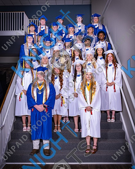 20260515 Graduation - Posed